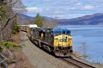 CSX 541 Along Hudson River 